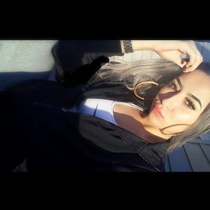 Meet your Posher, Paola